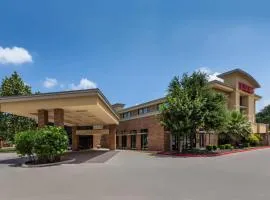 Heritage Inn & Suites San Antonio Airport, Trademark Wyndham