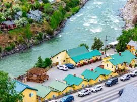 Yellowstone Riverside Cottages