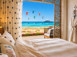 Mangroovy Seafront condo - Great Kite Surfing, hotel en Hurghada