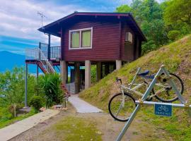 The Little Cabin in Shodoshima -小豆島 山小屋 リトルキャビン-, hotel sa Shodoshima