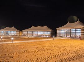 منتجع مخيم هيت HET Camp & Resort, hotel v destinácii Ath Thumāmah