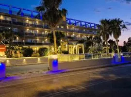 Black & White Resort