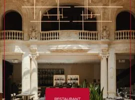 Grand Hotel