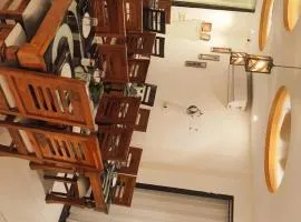 Hotel The Paragon Inn Near Delhi Airport
