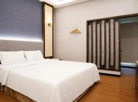 Fezamour Motel 河堤戀館