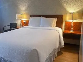 Maple Creek Motor Inn