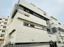 Wild wings Premium Hotel