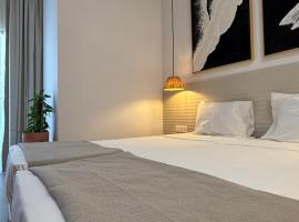 OOLAA Trendy Accommodation, hotel di Santa Maria
