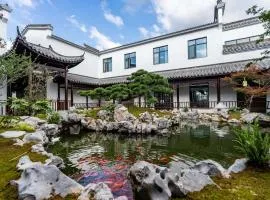 Fenghuangliuyuan Garden Hotel