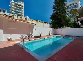 Roy Arias Suites & Residences