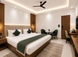 Hotel Samrat International -Near Delhi Airport & FREE AIRPORT PIC-KUP