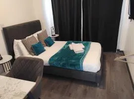 EW Guesthouse near Airport & NEC