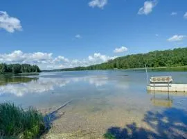 Boat, Fish & Unwind: Family Cabin on Bad Axe Lake