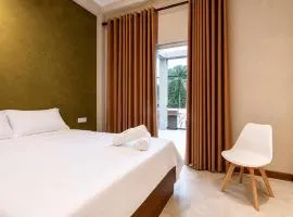 Kmee Eco Transit Hotel