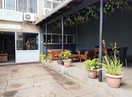 The Quiet Corner Guest House, отель в Мапуту