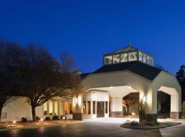 Hotel Foto: Endeavor Inn & Suites, Trademark Collection by Wyndham