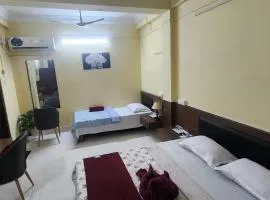 Hotel Roy's