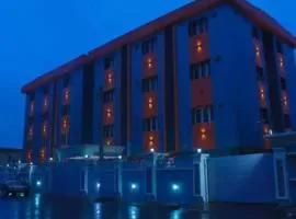 Six Diamond Hotel
