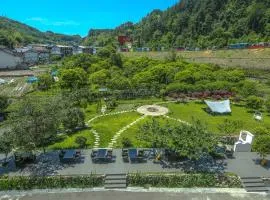Pure House--Free shuttle Service to South Gate of the Forest Park,Attraction Tickets Serivce in advance, Mount View, Nature village and Tranguility