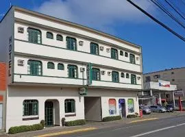 Hotel Bavarium, hotel in Joinville