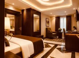 E-Luxe Suites Hotel