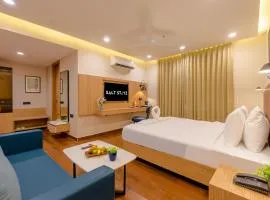 Saltstayz Premier - Noida Sector 15