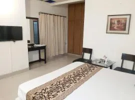 Royal Central Hotel Guest House Lahore