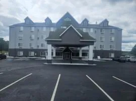 Wingate Suites by Wyndham Youngstown - Austintown