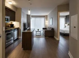 Oak Crown Suites