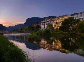 Zhangjiajie National Park East Gate Happy Hotel-River View&City Center&Book Tickets&English Speaking&Free Laundry