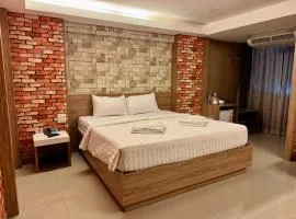 Nava Grand