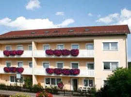 Pension Eichschmid / Röll´n Biergarten