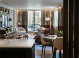 The Guardsman Hotel