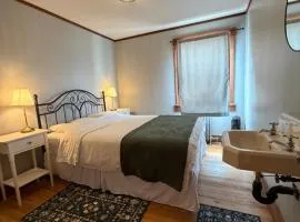 Twin Cities Hotel