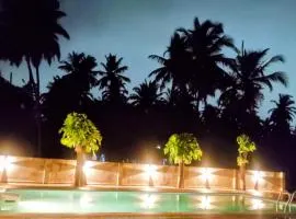 La Petite Boutique Hotel with Pool Near Beach and Airport