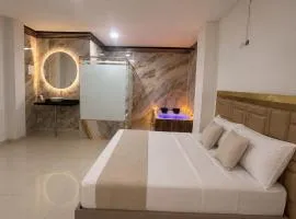 HOTEL LUXURY v