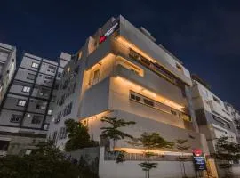 Wild Wings Hotel Narsingi