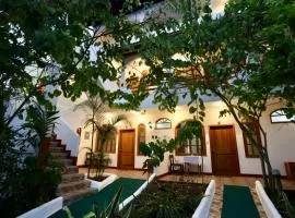 La Perla Hotel