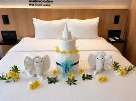 March Hotel & Suite Riverside