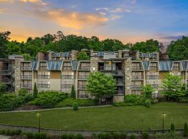 Lantern Lodge Asheville Biltmore Village، فندق في أشفيل