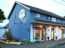 Hotel Photo: Tofino Paddlers Inn