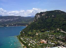 Hình ảnh khách sạn: La Rocca Camping Village