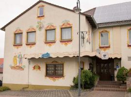 Hotel kuvat: Traditionsgasthof Zum Luedertal