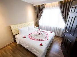 Little Hanoi Deluxe Hotel