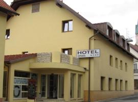 A picture of the hotel: Hotel Opara