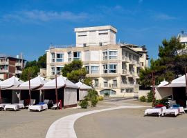 A picture of the hotel: Hotel Petit Palais