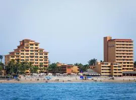 Costa de Oro Beach Hotel、マサトランのホテル