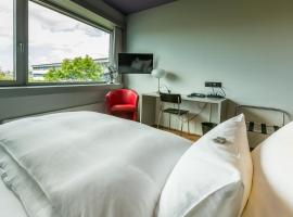 A picture of the hotel: Dasbreitehotel am Rhein