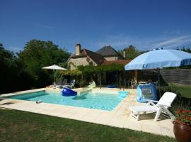 Hotel Photo: Cozy Holiday Home in Alvignac with a Private Pool