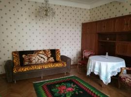 Foto do Hotel: Three-bedroom Apartment